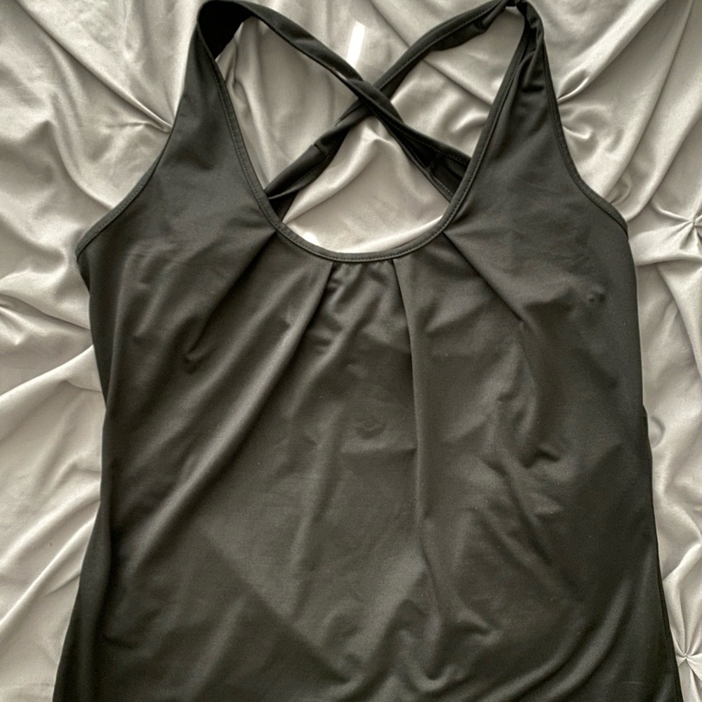 Black workout tank top